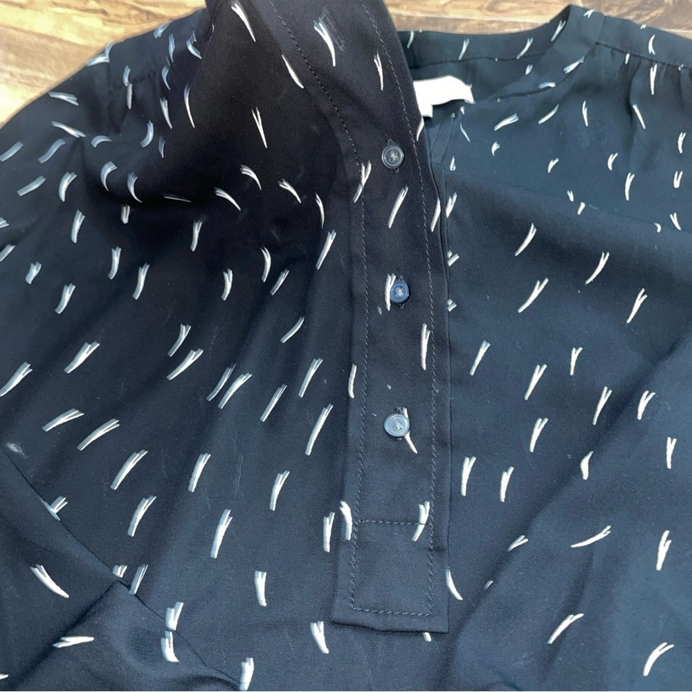 LOFT Black and White Patterned Blouse - Picture 6 of 7